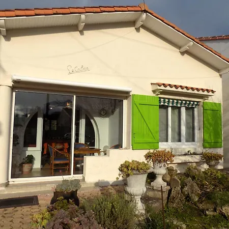 - Maison Rustique Avec Jardin Clos - Proche Commerces Et Plages 别墅