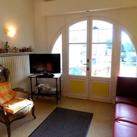 - Maison Rustique Avec Jardin Clos - Proche Commerces Et Plages 别墅