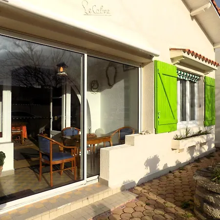 - Maison Rustique Avec Jardin Clos - Proche Commerces Et Plages Royan