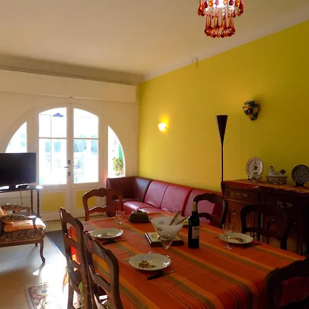 - Maison Rustique Avec Jardin Clos - Proche Commerces Et Plages * Royan