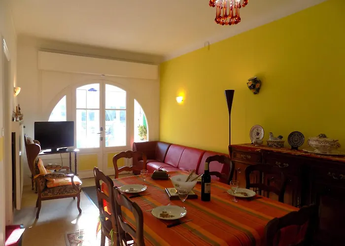 - Maison Rustique Avec Jardin Clos - Proche Commerces Et Plages * Royan