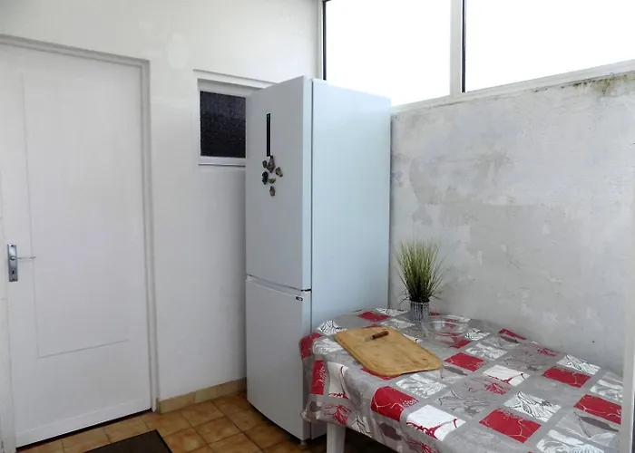 - Maison Rustique Avec Jardin Clos - Proche Commerces Et Plages * Royan